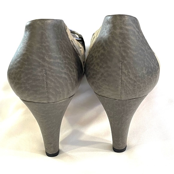 GUCCI Beige GG Canvas Horsebit Cap Toe Pumps Size Sz 38.5 - Picture 11 of 12